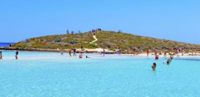 Beautiful 5 Star Holiday Villa in a Prime Location in Paralimni, Book Early to Secure Your Dates, Paralimni Villa 1242